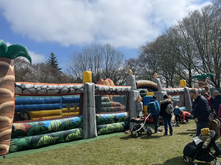 Image du grand château gonflable - DinoWorld Expo